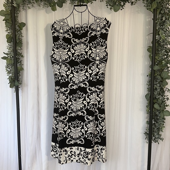 Perfect Damask Dress - Picture 2 of 4